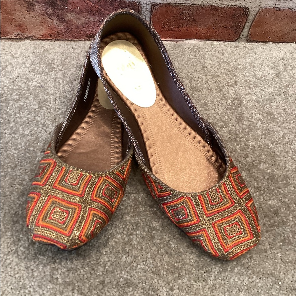 Khussa womens slip on ballet flats size 5.5